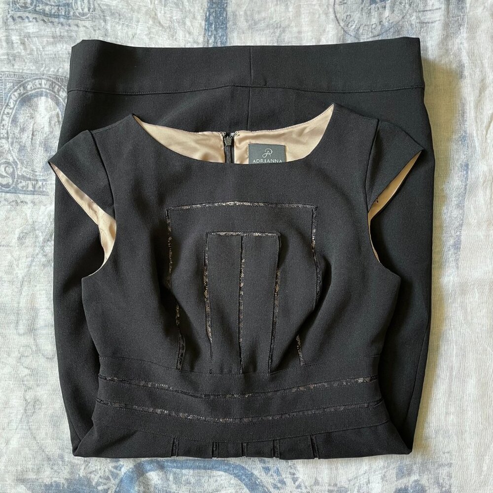 Adrianna Papell Size 2 (petite) Black Cocktail dress